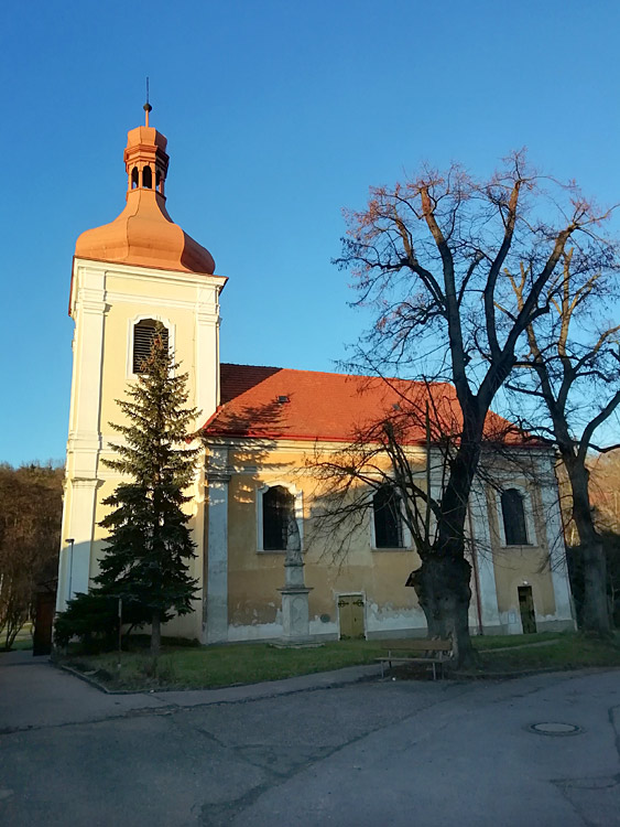 Úvaly kostel Zvěstování Páně